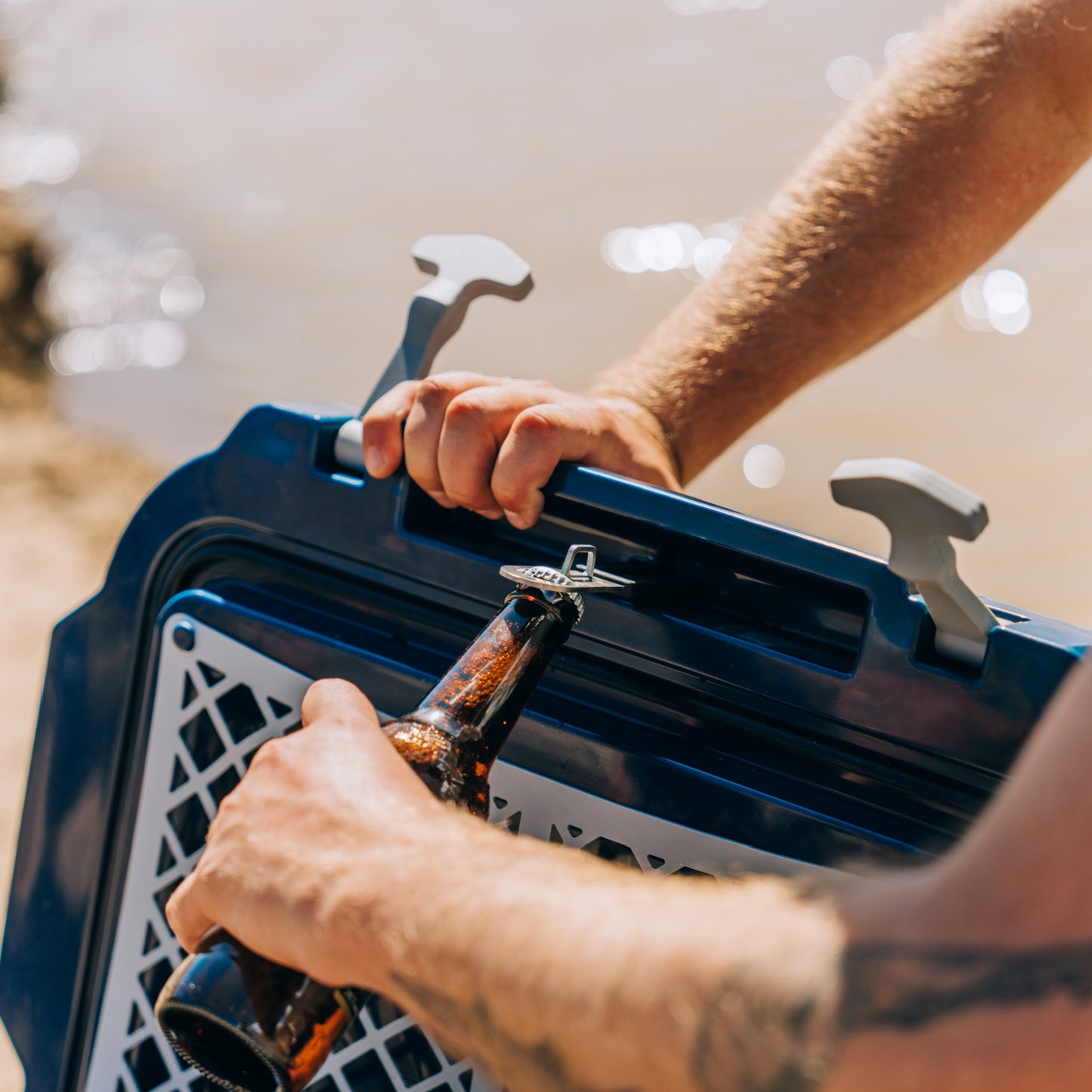 45 QT Ultra-Tough Wheeled Cooler image 17