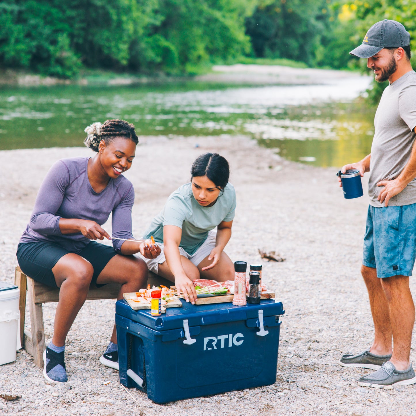 45 QT Ultra-Tough Cooler image 14