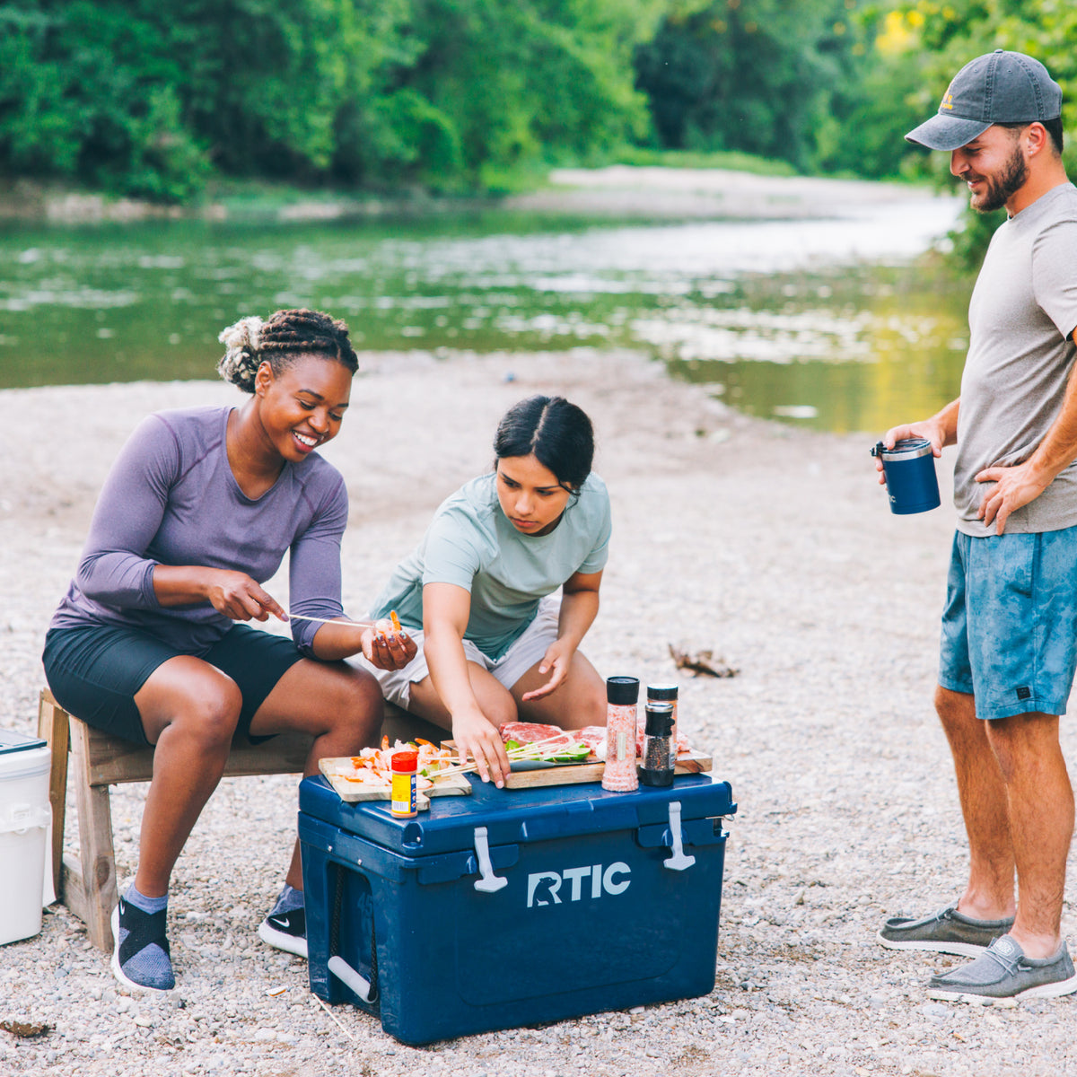 45 QT Ultra-Tough Cooler image 14